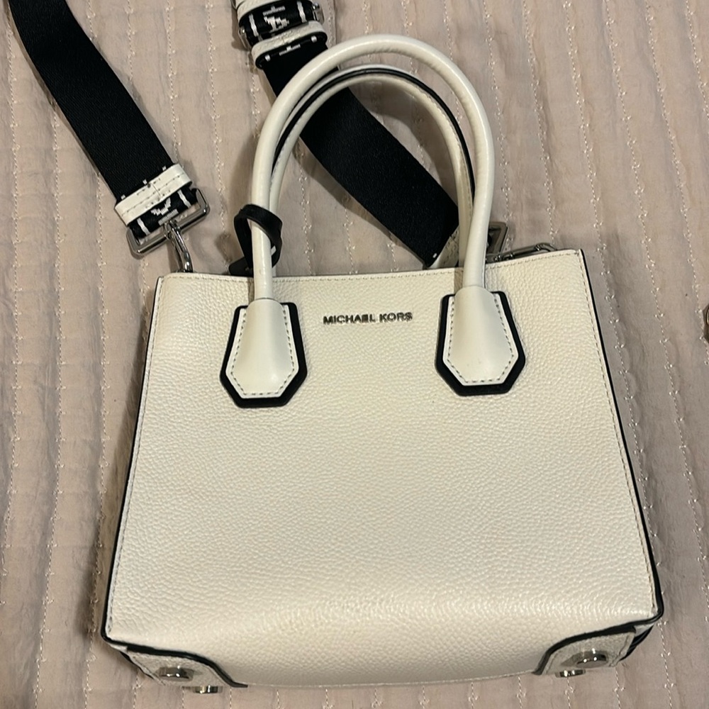 Womens Michael kors purse